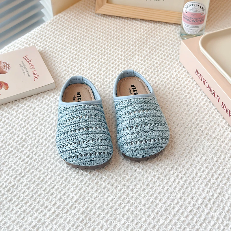 

Retro Woven Slippers Girls Outdoor Fashion Hollow Out Slip-On Half Slippers 2025 New Comfortable Rubber Sole Breathable Fabric