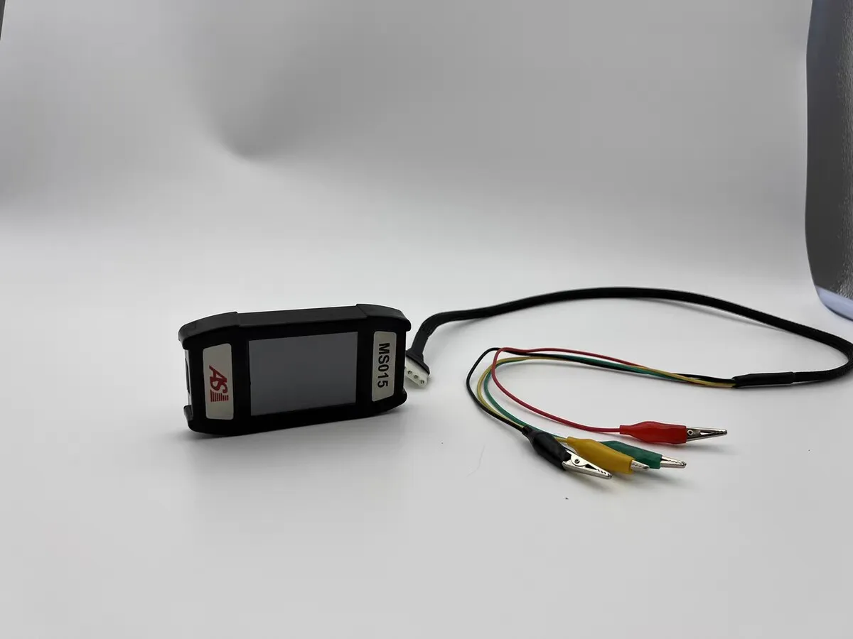 The maintenance tool for automotive generator regulators supports detection of generator regulators for various vehicle models