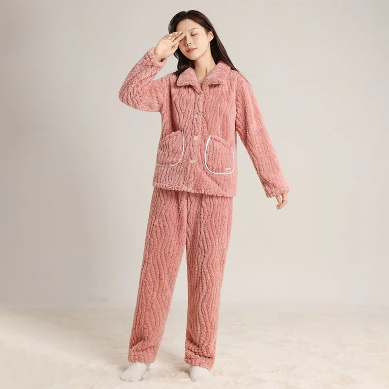 

Autumn and Winter Coral Fleece PajamasCardiganThickened Double-sided FleeceWomen's Warm and Simple HomeClothes for External Wear