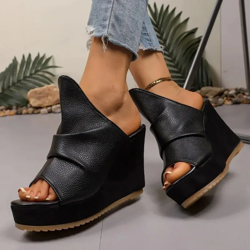 2026 Summer New Versatile Women Slippers Wedge High Heels Thick Bottom Fish Mouth Sandals Slipper Black Roman Style Slides Shoes