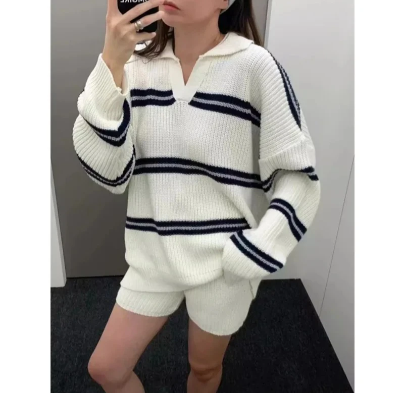 

Комплект из двух предметов с шортами, повседневный утолщенный женский трикотаж в полоску в стиле ретро, верхняя одежда, топ, свободный крой, осень-зима, новый стиль