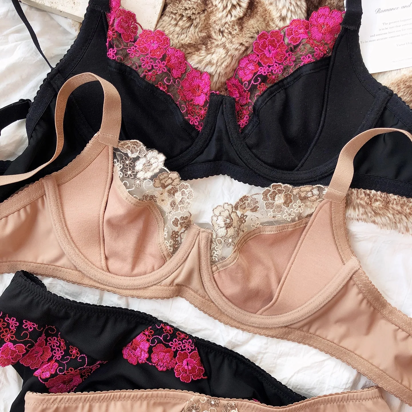 حجم كبير 75-95 BCDEFG صيف جديد رقيقة الأزهار التطريز رفع المرأة مثير أطقم داخلية جريمي حمالة صدر ولباس داخلي الملابس الداخلية العشير