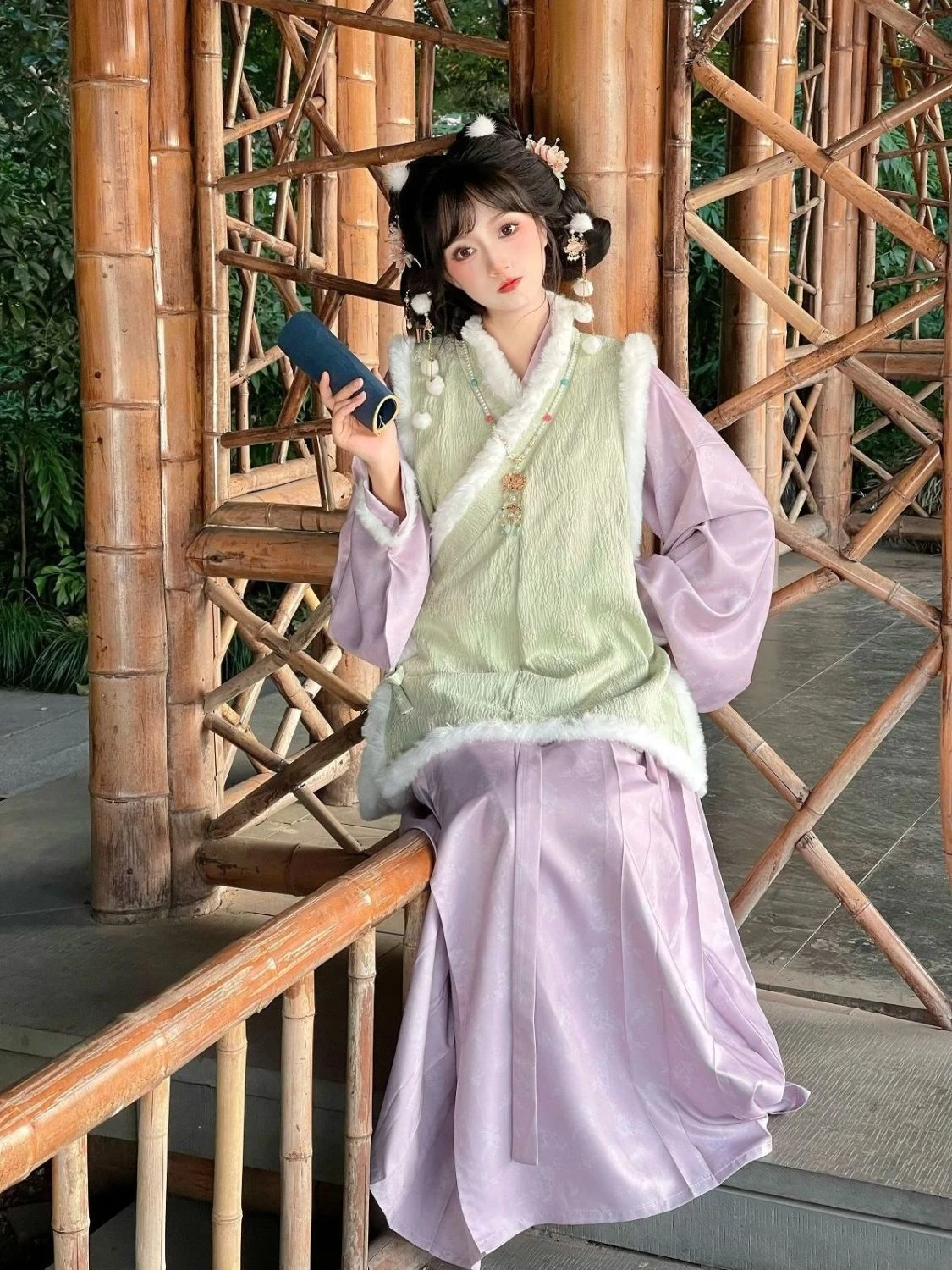 Ming Dynasty Style Hanfu women's Short Jacket With Velvet  Mamian Skirt Autumn And Winter Impeoved Hanfu Vest Ming Hanfu Set