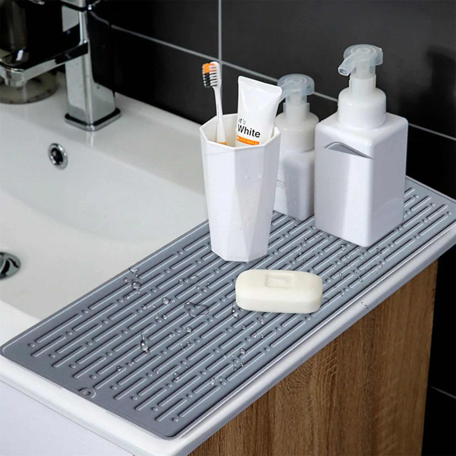 Silicone Dish Drying Mat Built in Drain Lip Hygienic Drying Pad Easy To Clean Tray Protects Surfaces Prevents Water Build Up