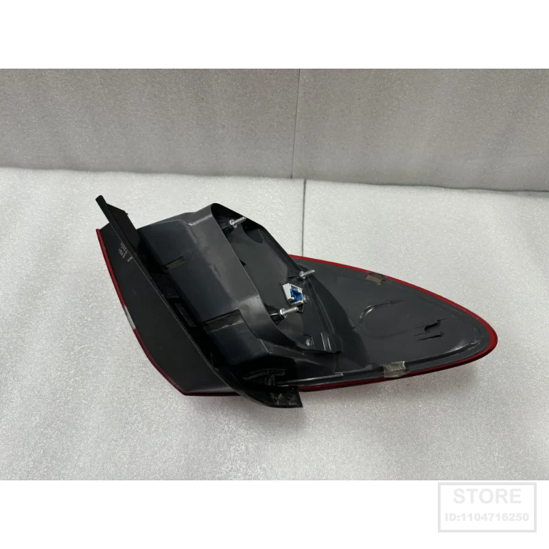 مصباح خلفي LED عالي الجودة لسيارة Mercedes Benz Class B W246 مجموعة مصابيح خلفية LED OE 2469068100/2469068200/2469069100/2469069200