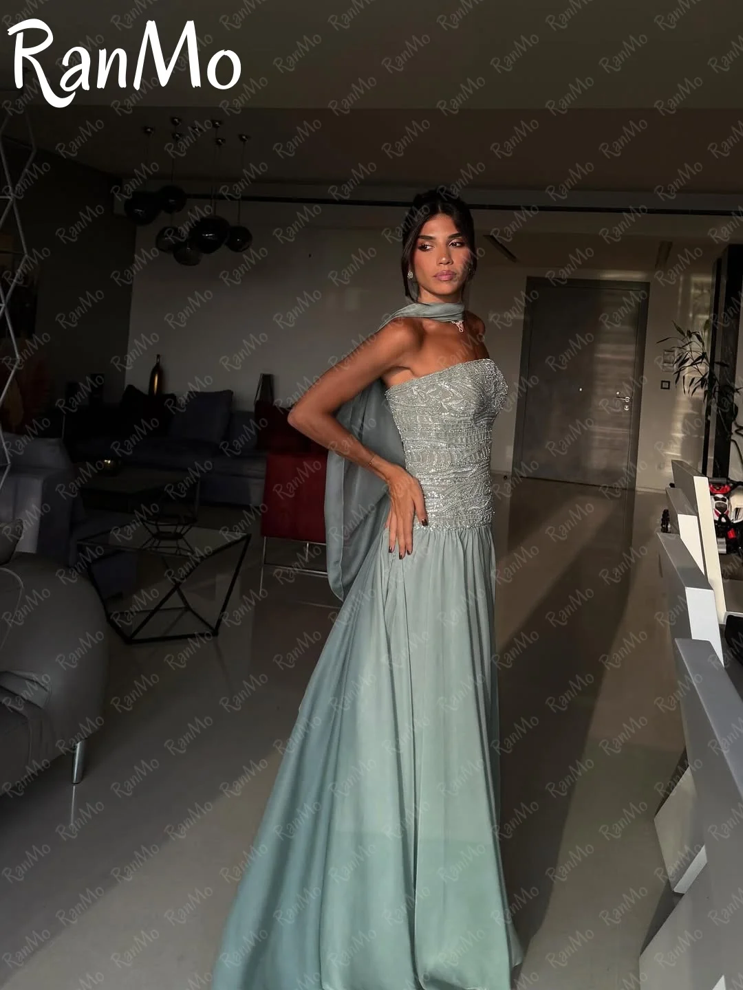 فستان سهرة جديد بدون حمالات مطرز سباركلي على شكل حرف a من Ranmo وشاح من Fساتين Shres مخصص بطيات فستان حفلات فاخر بدون أكمام