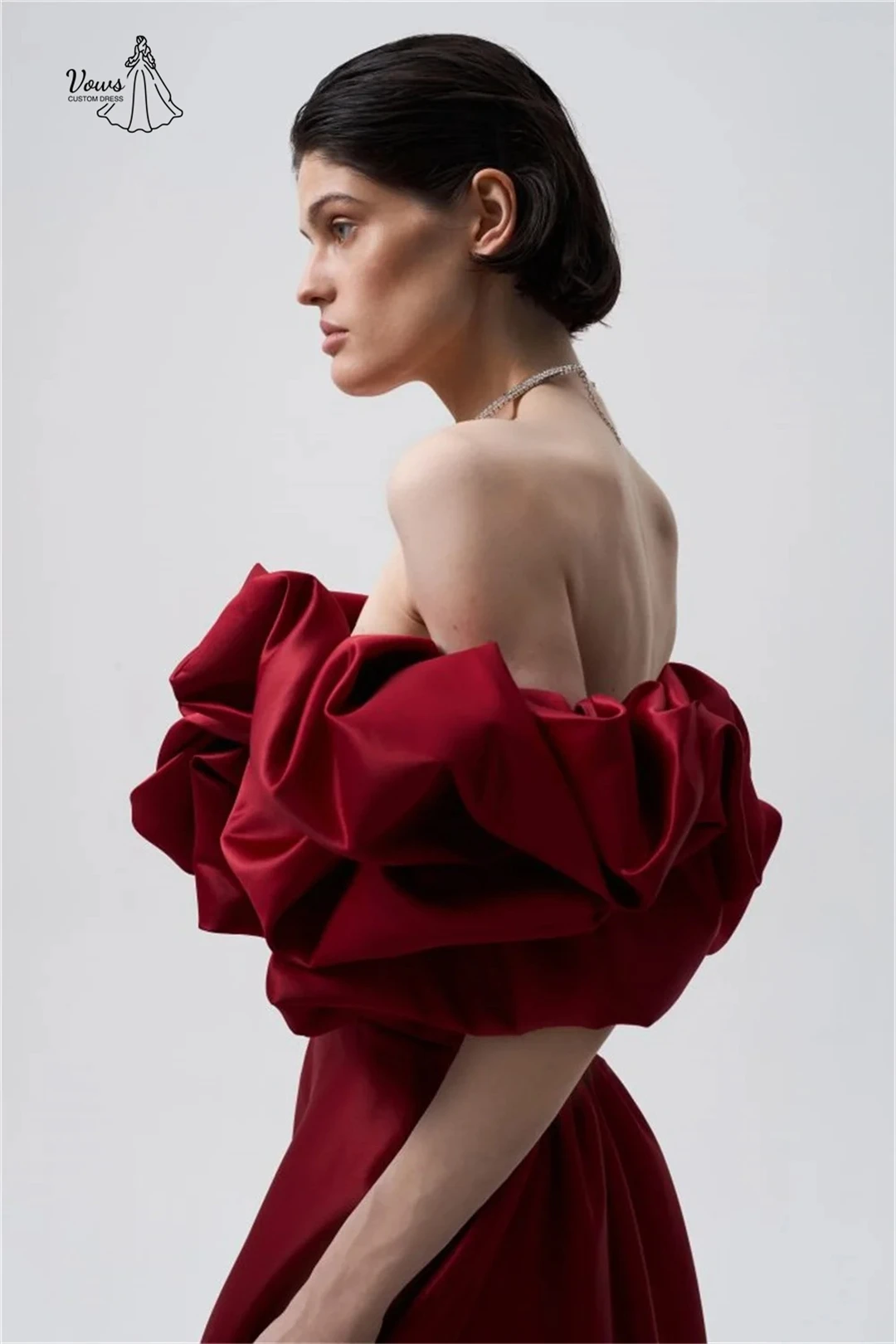 ชุดราตรีหรูหราสั่งตัดพิเศษ Vows คอลเลคชั่น 2025 ชุดเดรสผู้หญิงทรงเอ ดีไซน์หรูหรา ผ้าซาติน ปิดไหล่