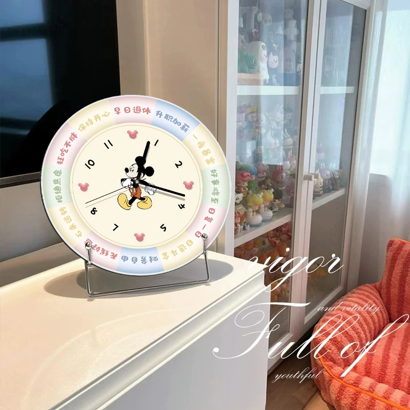 Disney Mickey Cartoon Orologio carino Creativo Kawaii Casa Camera da letto Desktop Orologio da tavolo Orologio da parete silenzioso Anime Regalo all'ingrosso