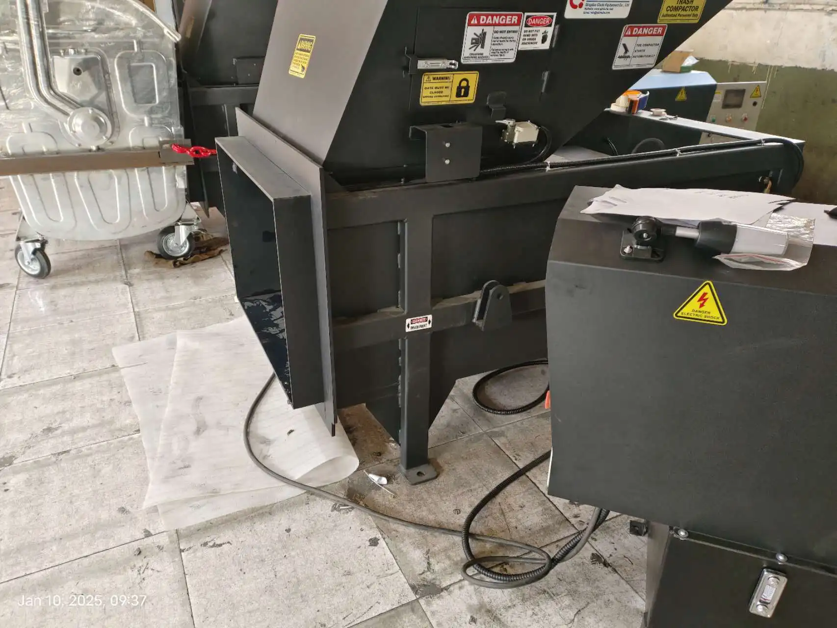 【Terlaris】Kompaktor Tahan Lama Dengan Indikator Lengkap, Fungsi Pembersihan Otomatis, Dan Rasio Pemadatan 4:1