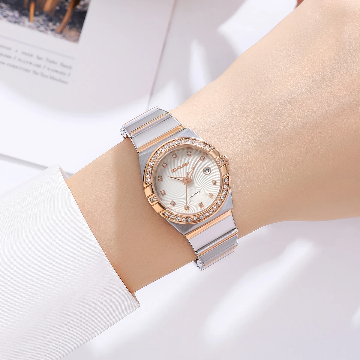 SKMEI Small Dial Stainless Steel Quartz Wristwatch Women Top Brands Luxury Watches Fashion Simple Waterproof Sports Ladies Watch