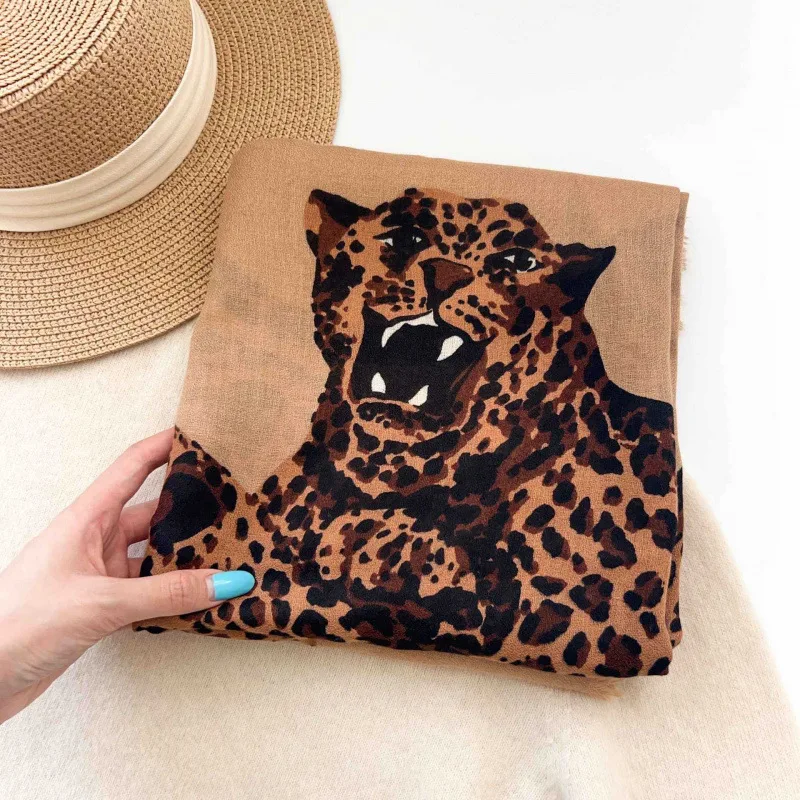 2026 Autumn New High-quality Golden Leopard Print Scarf Women's Light Luxury Fashion High-end Outer Shawl Fashion Scarves Wraps
