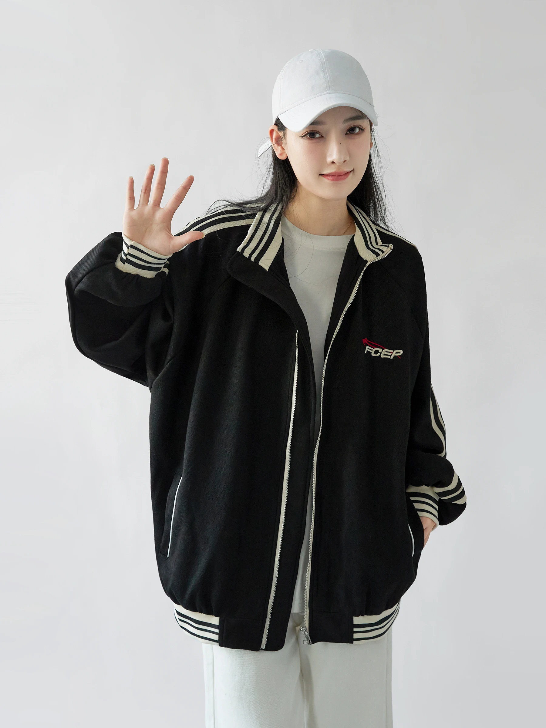 

Women's Baseball Jacket with American Stripe Stand Collar for Spring 2024, Perfect for Couples and Streetwear