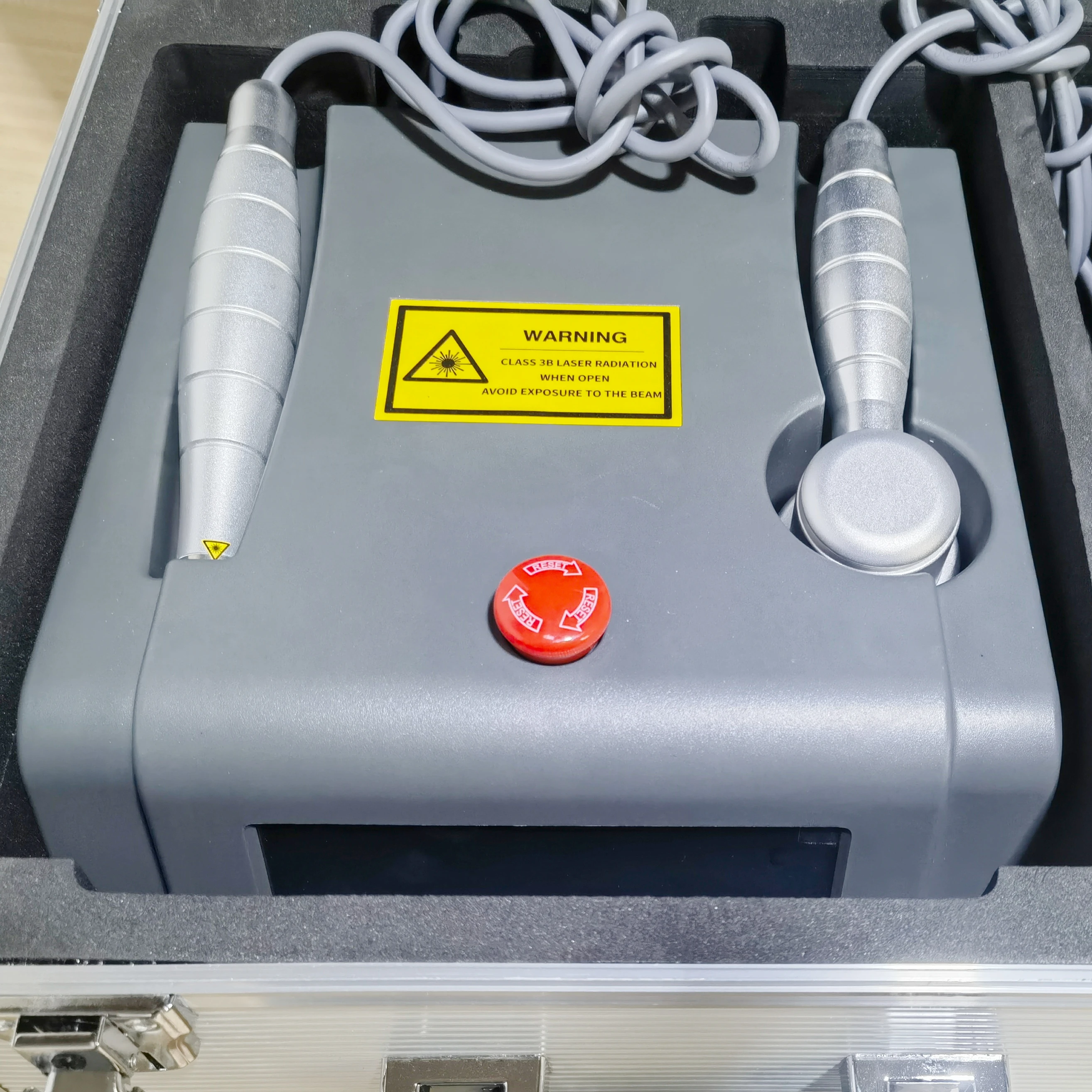 

HLKGO 1055mW Cold Laser Device 5x808nm+11x650nm for Pain Relief Back Neck Joint Muscle Sprain Dysmenorrhea Chiropractic Home Use