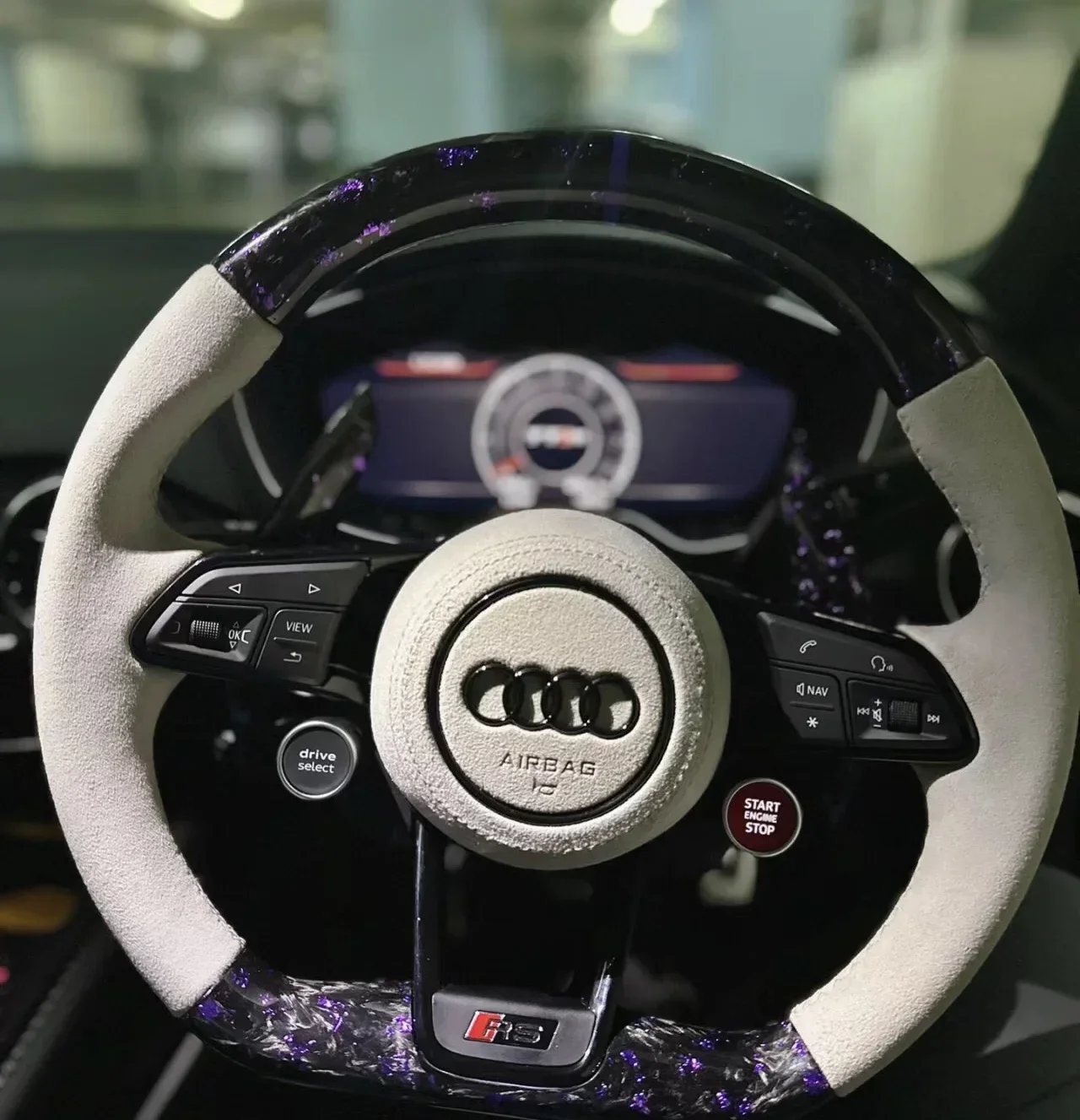 

Personalized Steering Wheel For Audi R8 Leather Genuine Carbon Fiber TT Modified Carbon Fiber