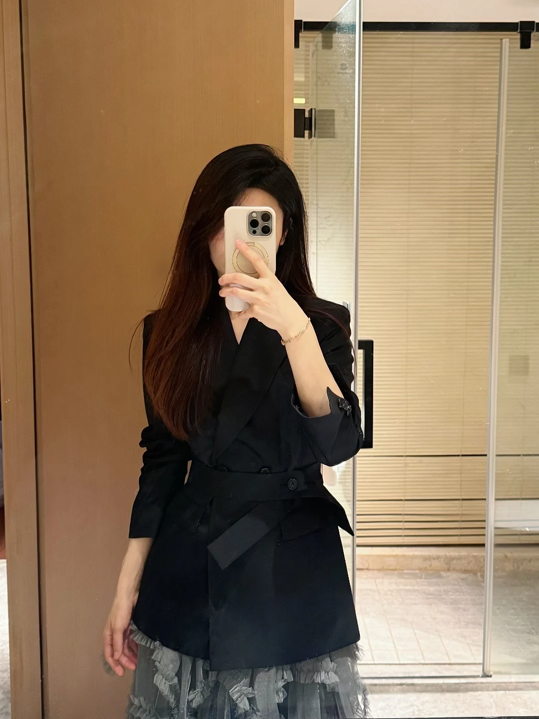 

Wendy Elite Women's Black Woolen Waist-Cinching Suit Jacket Slimming Stylish Casual Commute Workwear Single Slit Long Sleeve