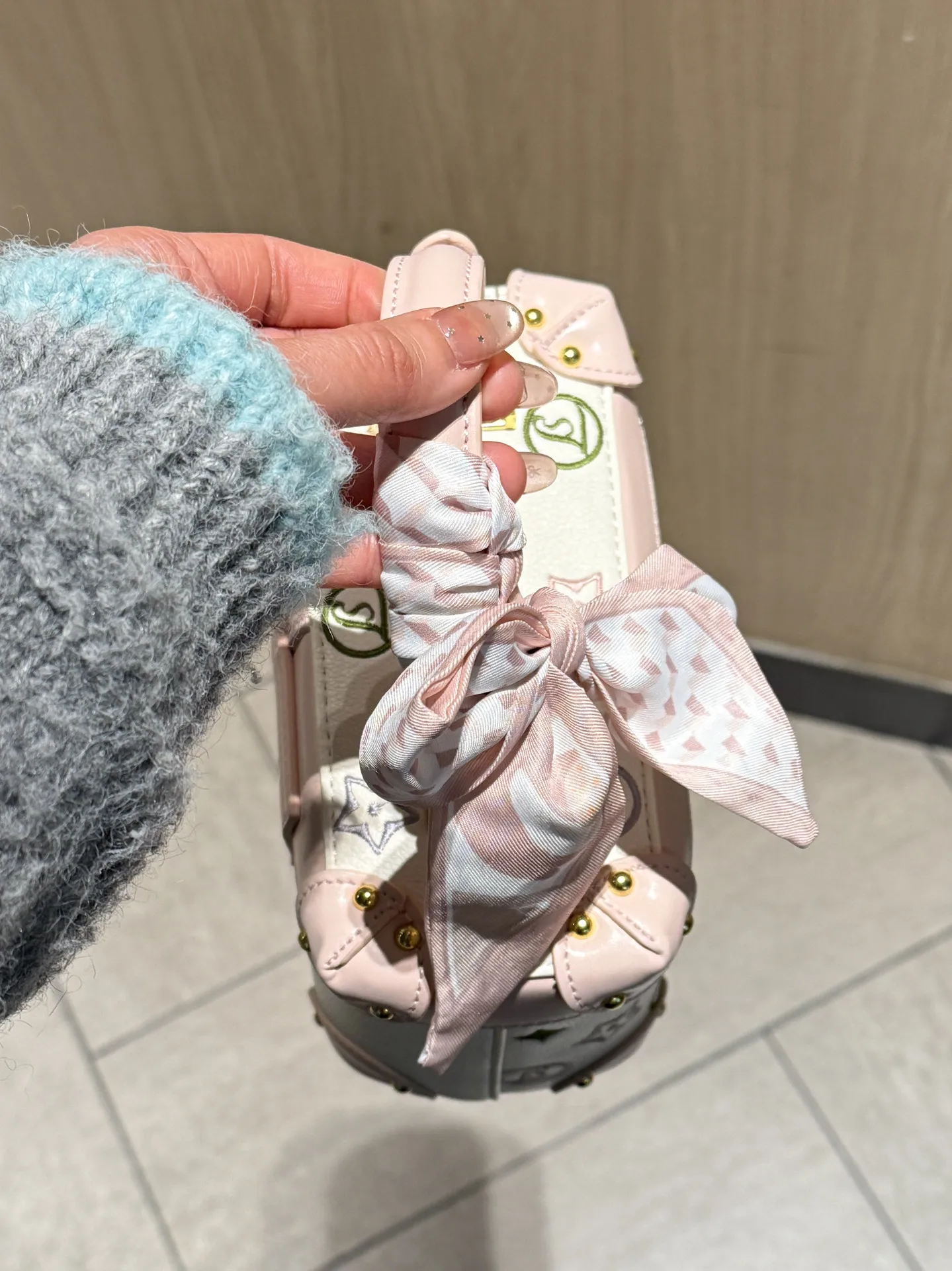 sac-bandouliere-rose-brode-mack-jennifer-fashion-2026-nouveau-style-sac-a-bandouliere-decontracte-en-cuir-souple-pour-femme