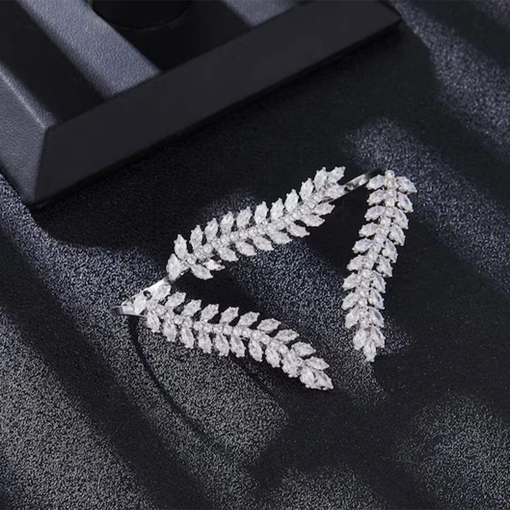 XSBODY Elegant Leaves Hand Bracelet Chain Zircon Luxury Wedding Gift Charming Triangle Shape Bridal Open Bangle Handmade Banquet