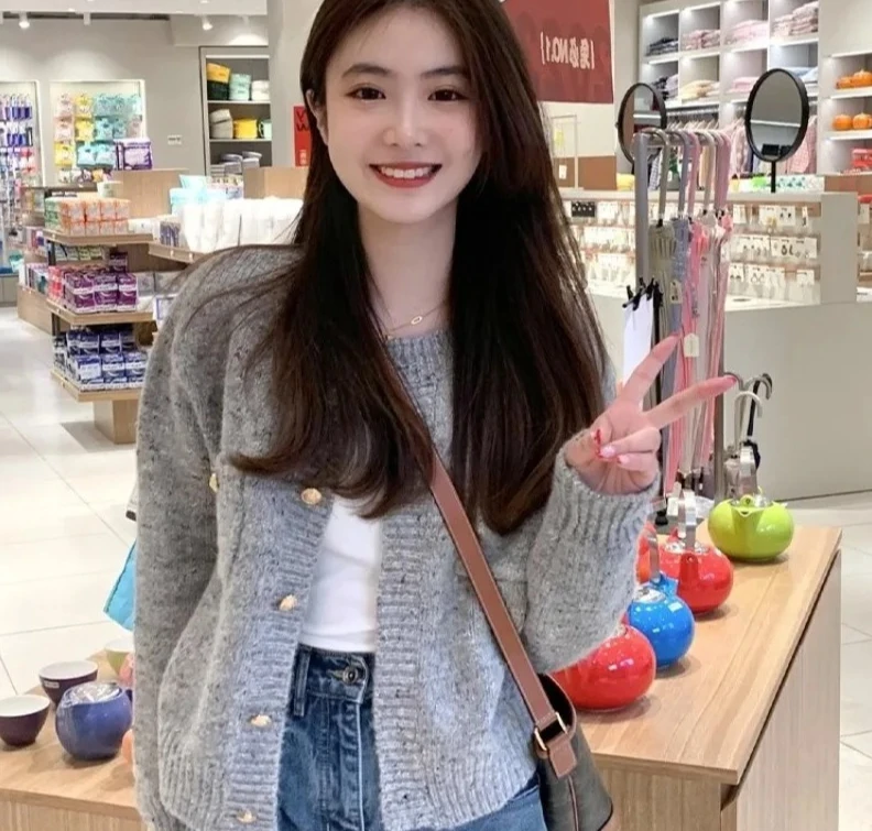 Elegante Grau Gestrickte Kurze Mantel Mode Warme Lange Hülse Frauen Strickjacke Casual Oansatz Strickwaren Koreanischen Stil Pullover