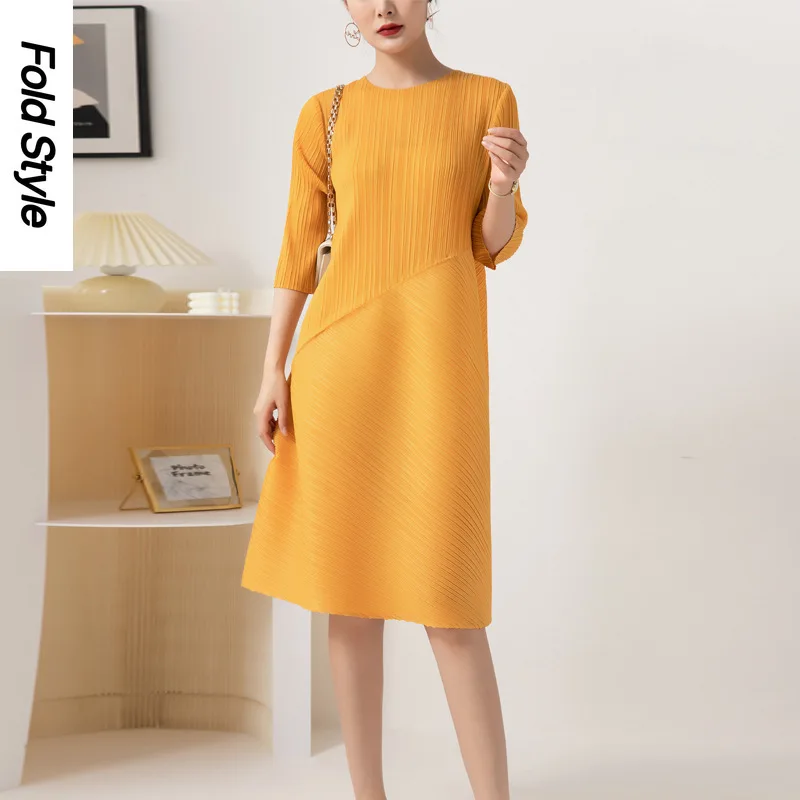 

2024 Spring/Summer New Dress Fashion Temperament Loose Fit Large Solid Round Neck 7/4 Sleeve Pleated 100 Ruffle Dress