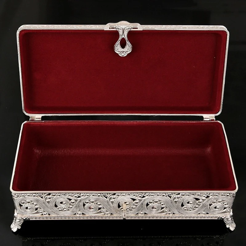 Metal Jewelry Box Vintage Luxury Jewelry Organizer Box Storage Bracelet Display Portable Travel Storage Containers Wedding Gifts