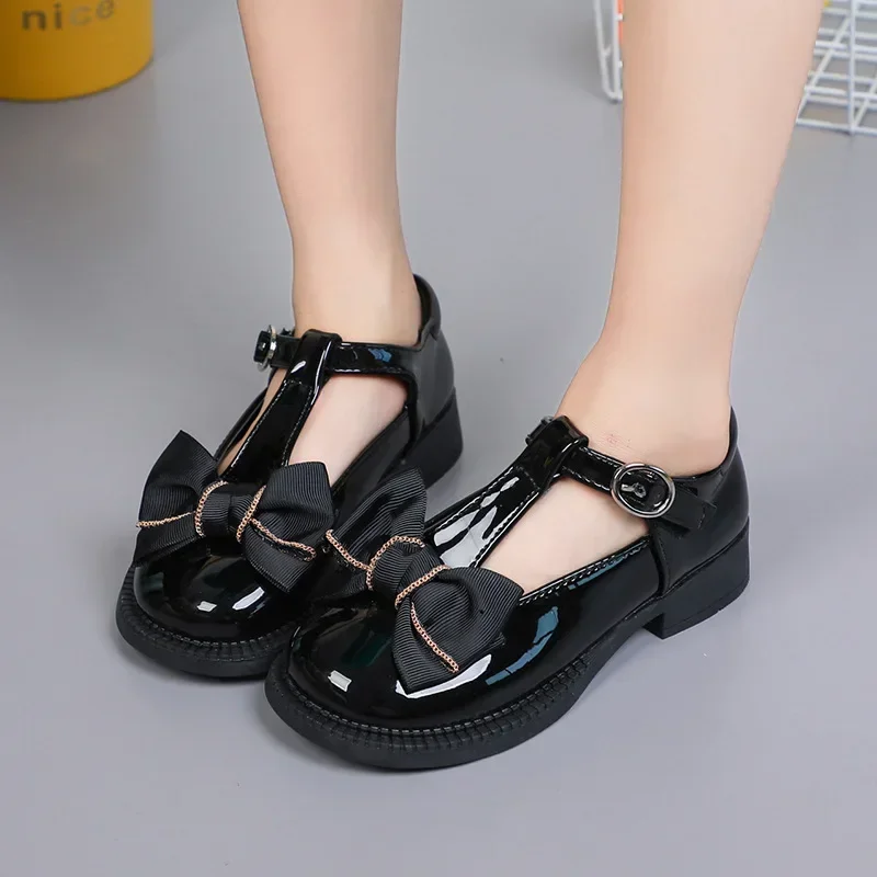 Fashion Patent Leather Girls Shoes T-strap Round Toe Kids Mary Janes Solid Bow Hollow Single Shoe Soft Sole Student Dress Shoes