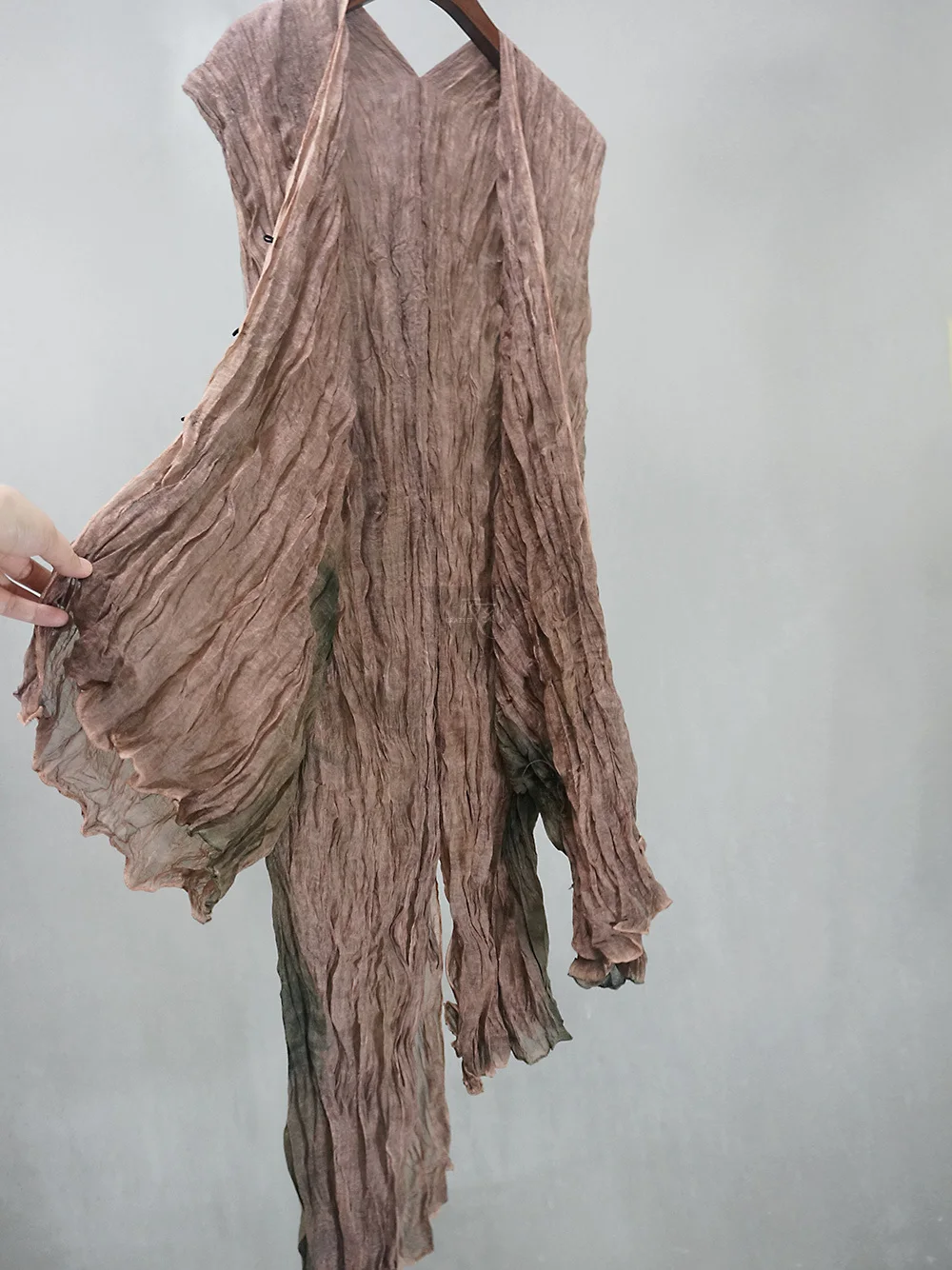 

Designer Model Cotton and Linen Vintage Vest Spring Summer Travel Sleeveless Cardigan Artistic Cloak Pleated Texture