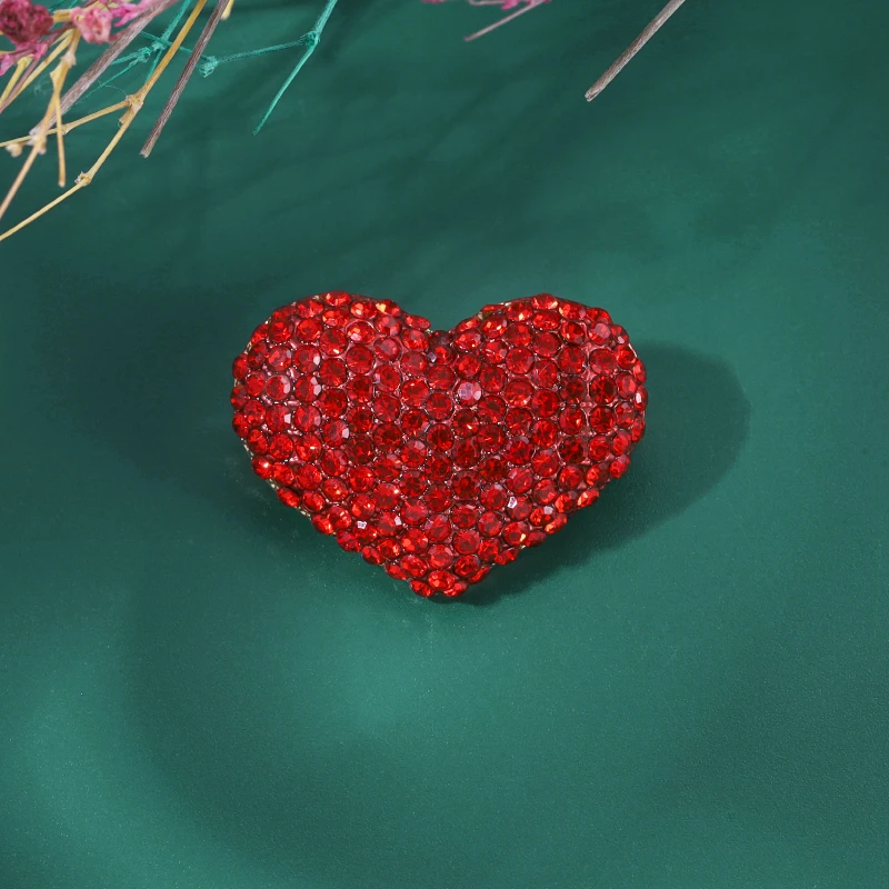 Broche rojo ostentoso lleno de diamantes de imitación en forma de corazón para mujer, alfileres de amor de solapa para amantes, alfileres de amor de