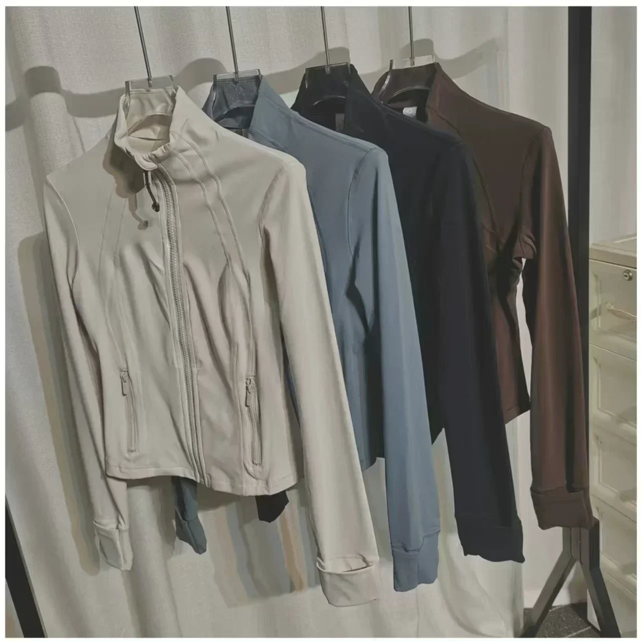 

Lemon Long Sleeve With Pockets Cropped Defines Sport Jacket Quick Dry Breathable Fitness Yoga Running Zip Up Jacket Workout Coat