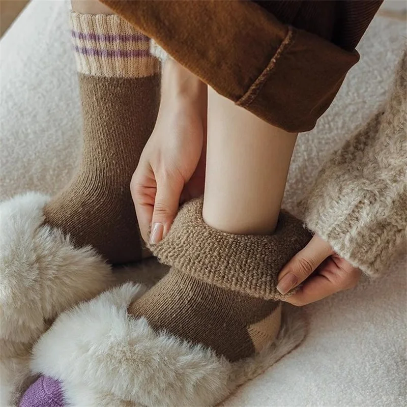 4 Pairs of Luxurious Purple Heart Knit Socks - Soft, Warm, and Cozy for Fall and Winter - Women\'s Fashion Socks