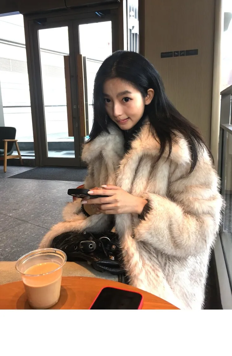 Winter Women Gradient White With Black Tips Long Hairy Shaggy Fox Faux Fur Coat Lapel Collar Midi Long Straight Shaggy Outerwear