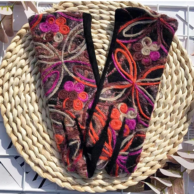 الجلد المدبوغ النساء الشتاء الدفء قفازات شاشة لمس شخصية الموضة إضافة المخملية سميكة العرقية الرجعية الصوف الحياكة الزهور