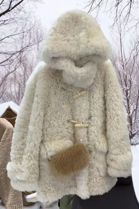 2025, Winter-Kapuzenmantel aus Kunstfell, verdickter, umweltfreundlicher Lammfell-Parka für Damen, warme Jacke mit Hornknöpfen