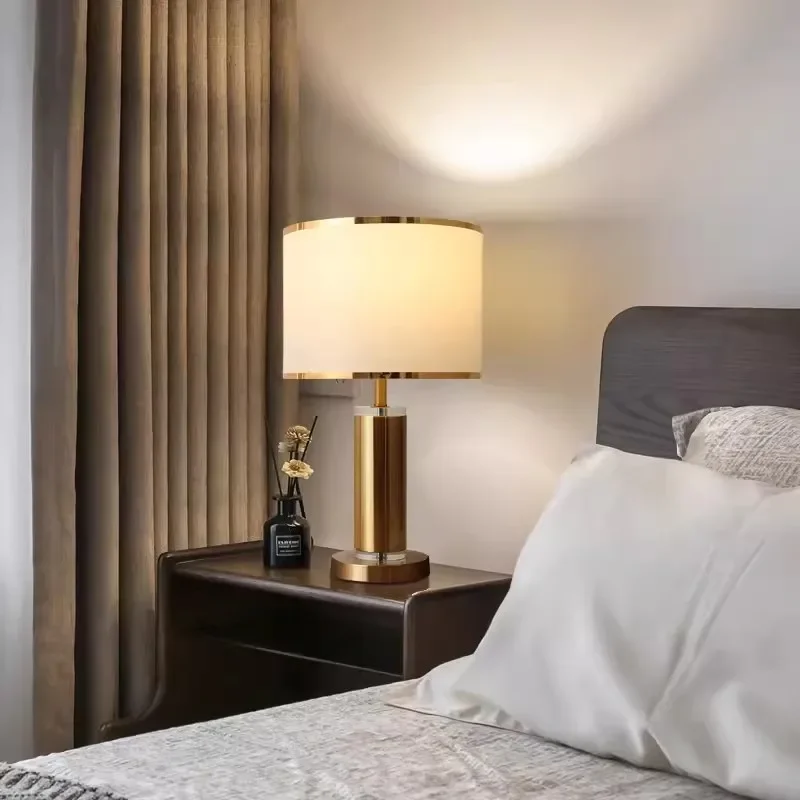 Nordic Minimalist Bedroom Crystal Table Lamp Warm Fabric Living Room Light Luxury Modern Model Room Bedside Decorative Lamp