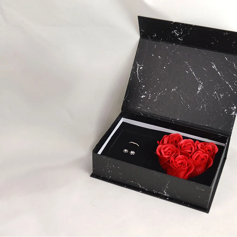 Caja de joyería exquisita, embalaje de collar de anillo de regalo de pareja, caja de regalo de flores románticas, caja de exhibición de joyería