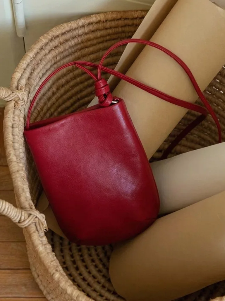 

2025 French Retro Leather Bucket Bag Fashion Versatile Crossbody Phone Bags
