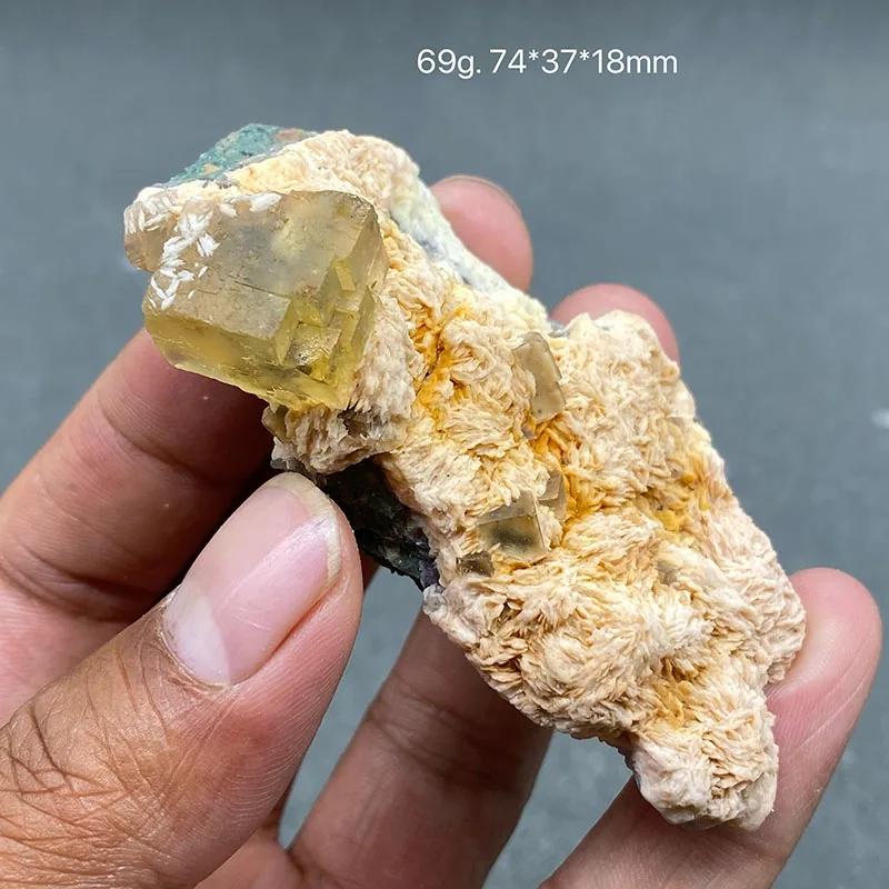 

Best！100% Natural Beijing China yellow fluorite Cluster mineral specimens Stones and crystals quartz fluorite