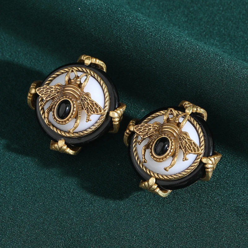 

Vintage Black Agate Bee Stud Earrings Moth Luxury Brand Jewelry Natural Stone Gold Color Accessories Women High Quality 2025
