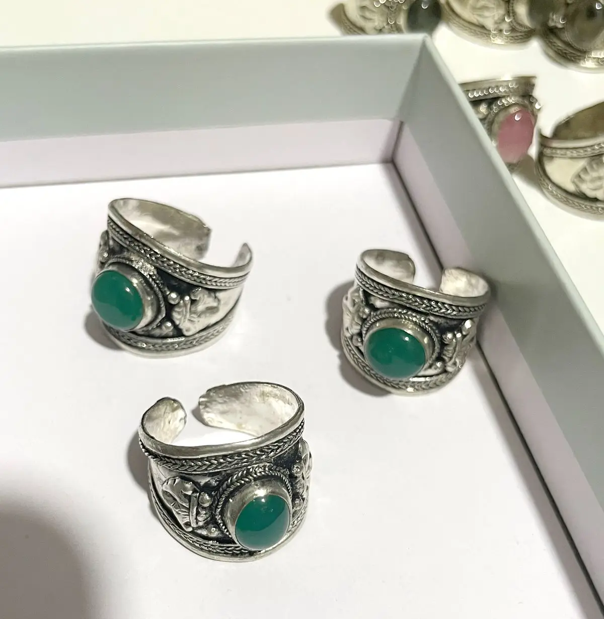 

5PCS / Set Tibetan Silver Green Jade Open Rings Antique Jewelry for Woman Girl Man Adjustable Size