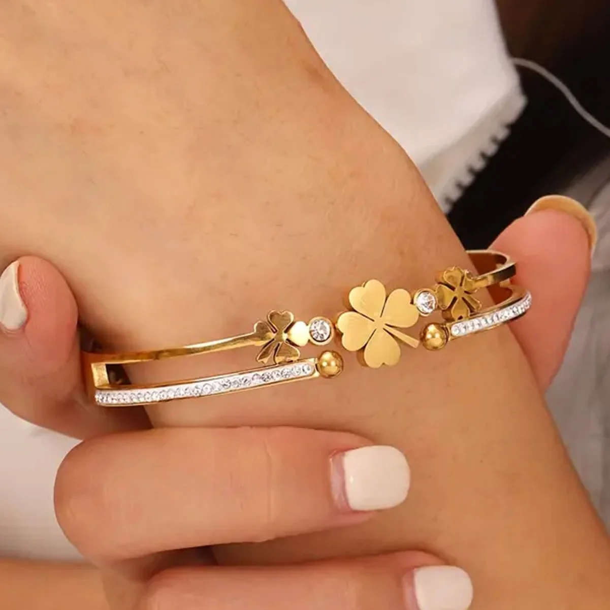 Luxury Female Gold PVD Plated Clover Bangles Lucky Plants Leaf with Shiny Zirconia Double Layer Hard Bracelets Non-Fade Jewelry