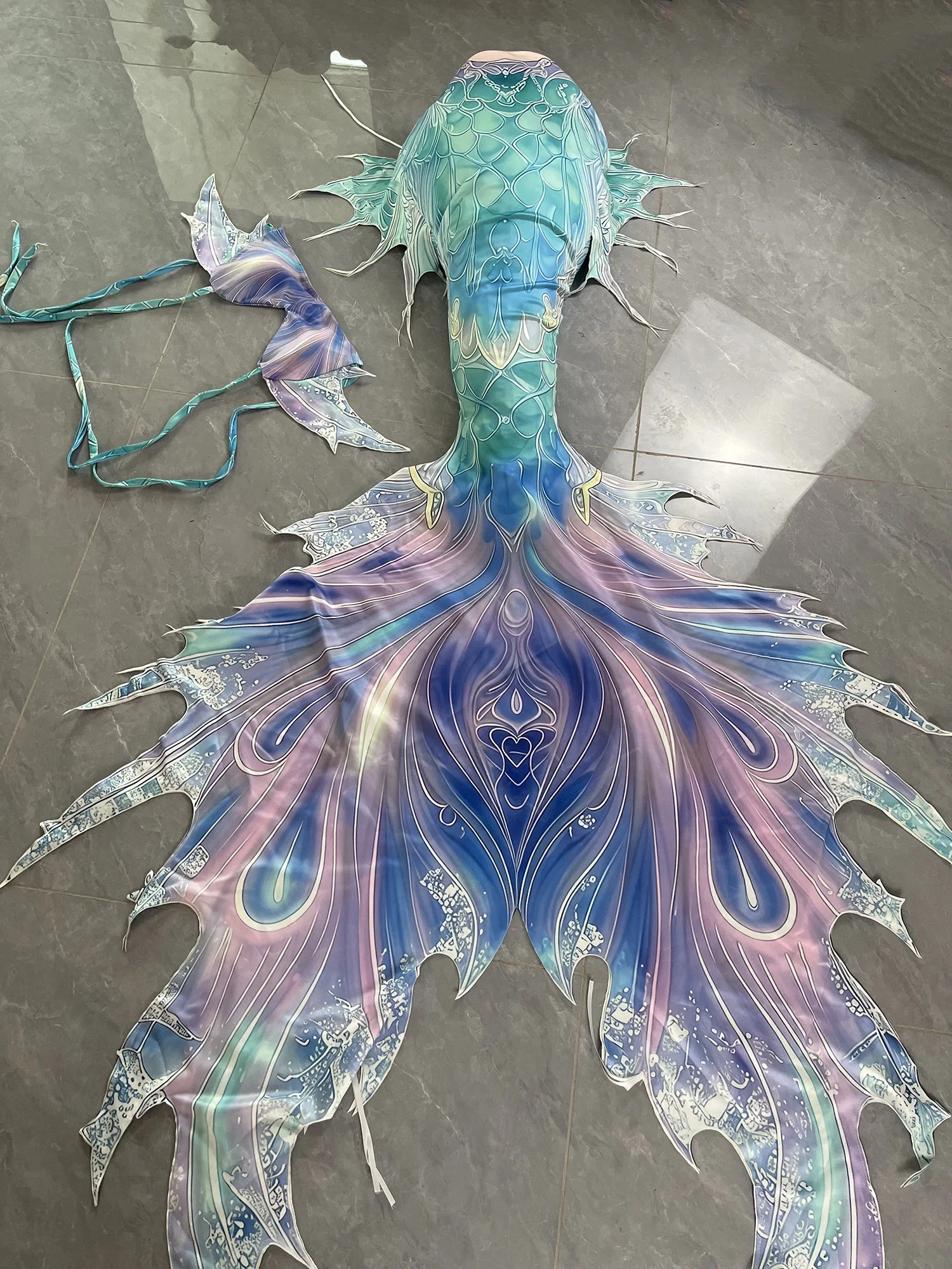 

Colorful Mermaid Caudal Fin Swimsuits, Mermaid Caudal Fin Free Diving Photography, Aquarium Performance Costumes Customized