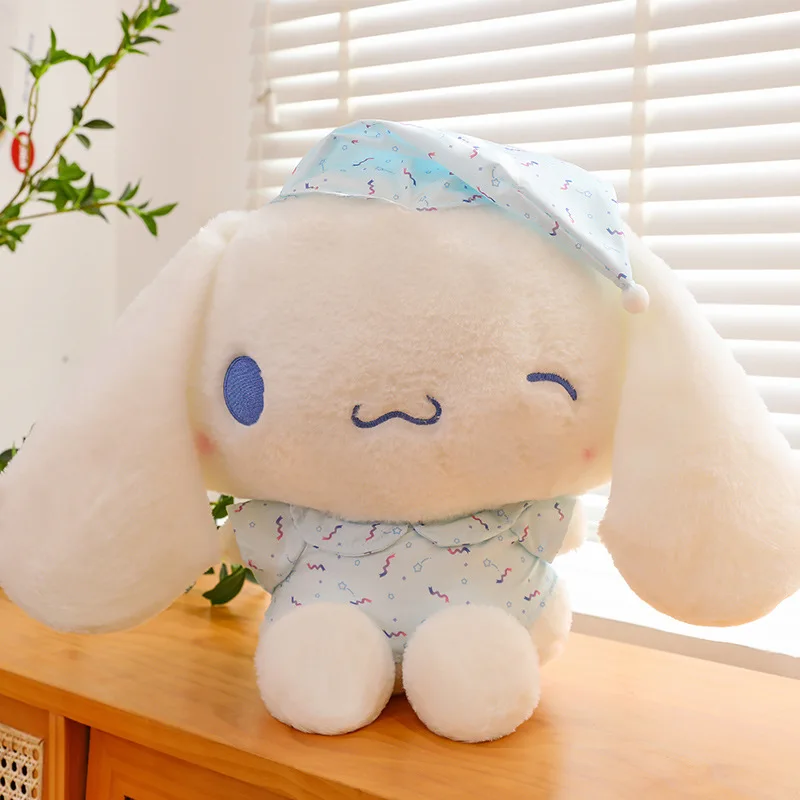 Urocza pluszowa zabawka Cinnamoroll, słodki kreskówkowy piesek Shiba w piżamce i czapce, wypchana lalka, prezent urodzinowy dla dziewczynek.