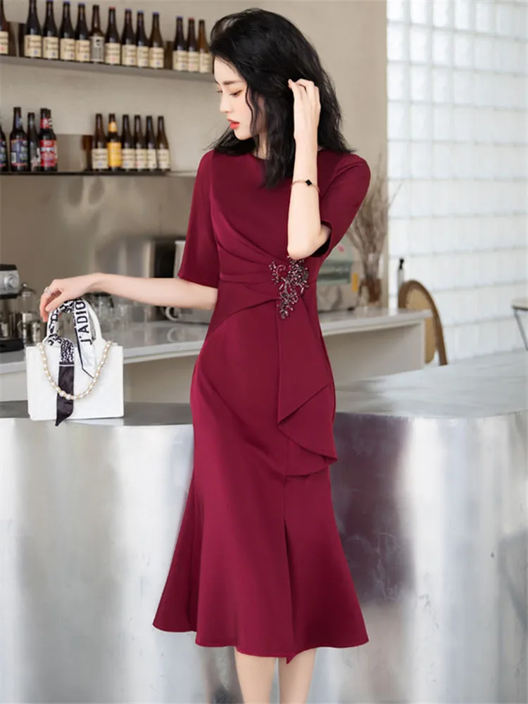 Burgundy Dress Women\'s Clothing Solid Color Beaded Round Neck Slim Mid-length Fishtail Skirt Fashion Evening Gown M117