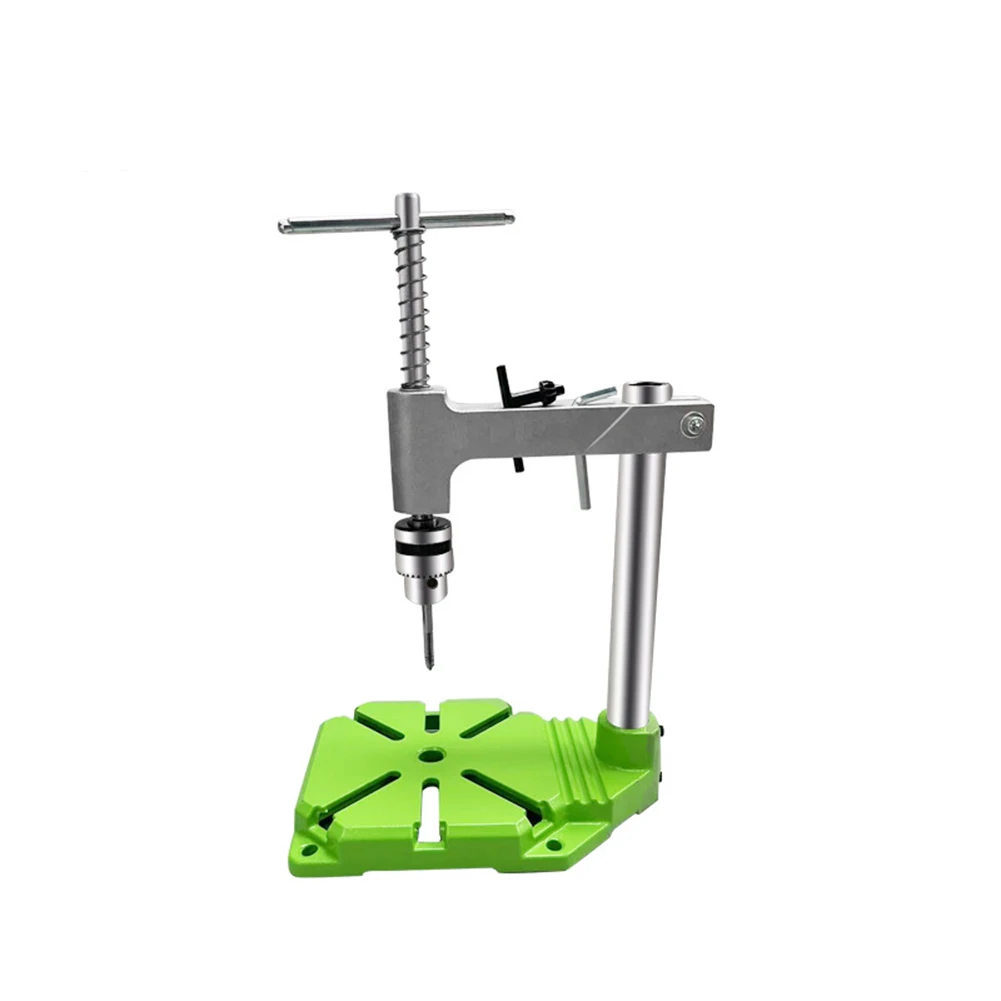 

Регулируемый ручной вертикальный нарезной станок для точной нарезания резьбы с помощью винтовых метчиков от 1 до 10 мм.