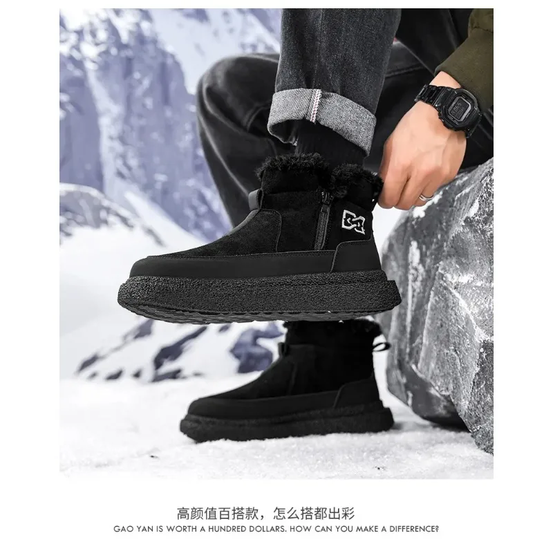 أحذية الثلوج الشتوية لعام 2025 دافئة بالإضافة إلى أحذية رجالية سميكة مخملية للخروج أحذية قطنية عالية الجودة بنعل سميك ومضادة للتجميد