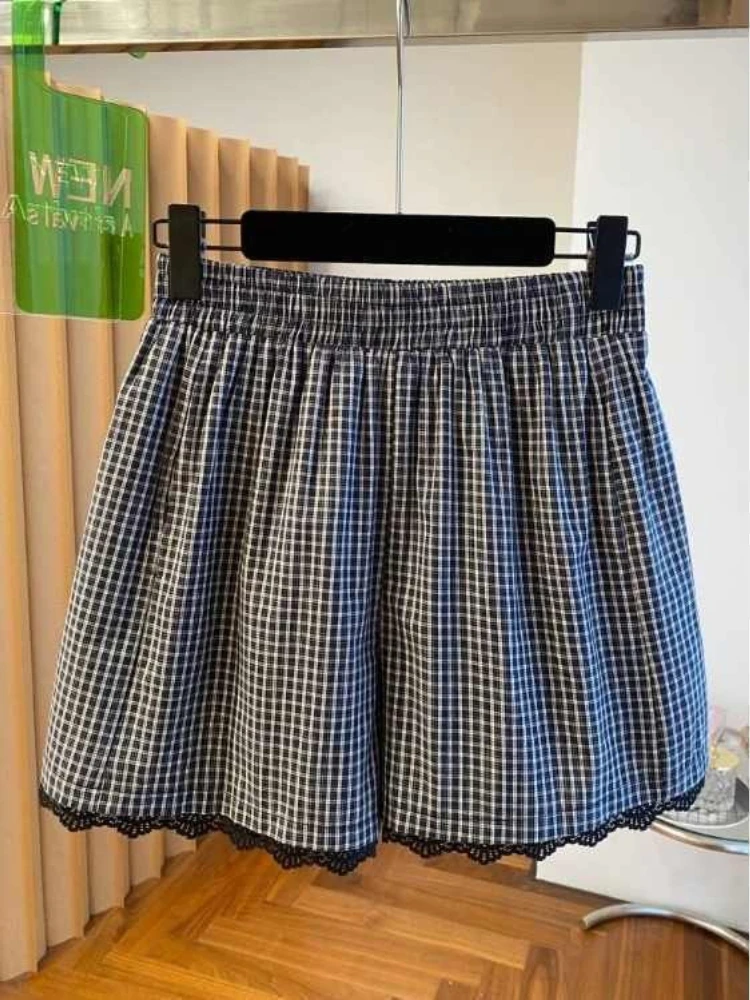 

Lace trim checkered shorts women summer Korean version color blocking loose age reducing elastic high waisted wide leg pants