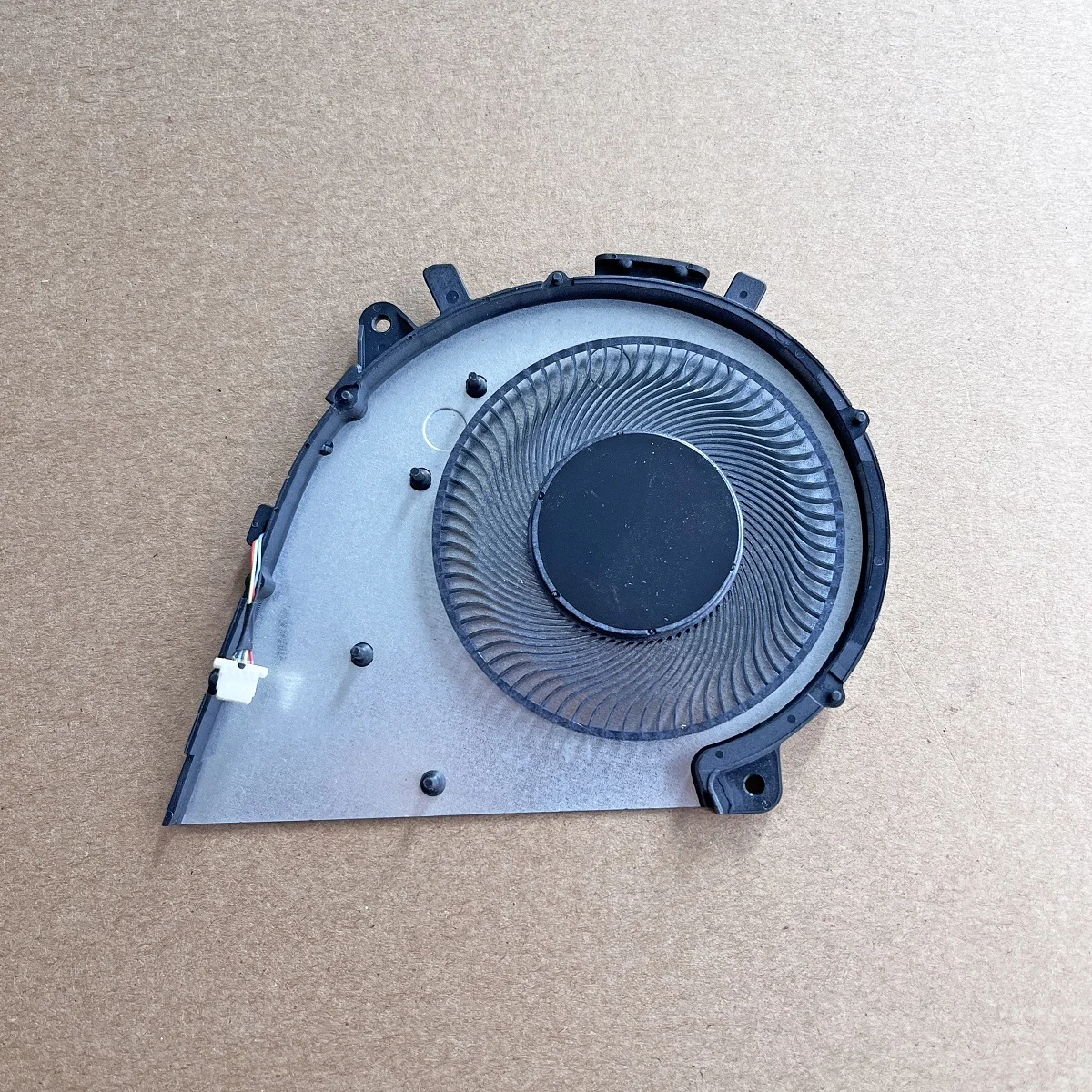 لينوفو اليوغا 7i-14ITL5 وحدة المعالجة المركزية مروحة التبريد جديد الأصلي مبرد الكمبيوتر المحمول المبرد بالوعة الحرارة تيار مستمر 5 فولت 0.5A DFS5K12115491N