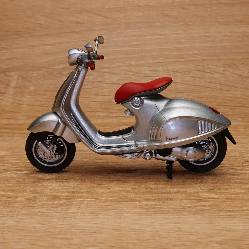 Diecast Alloy Motorcycle Toy 1/18 VESPA 2014 946 Model