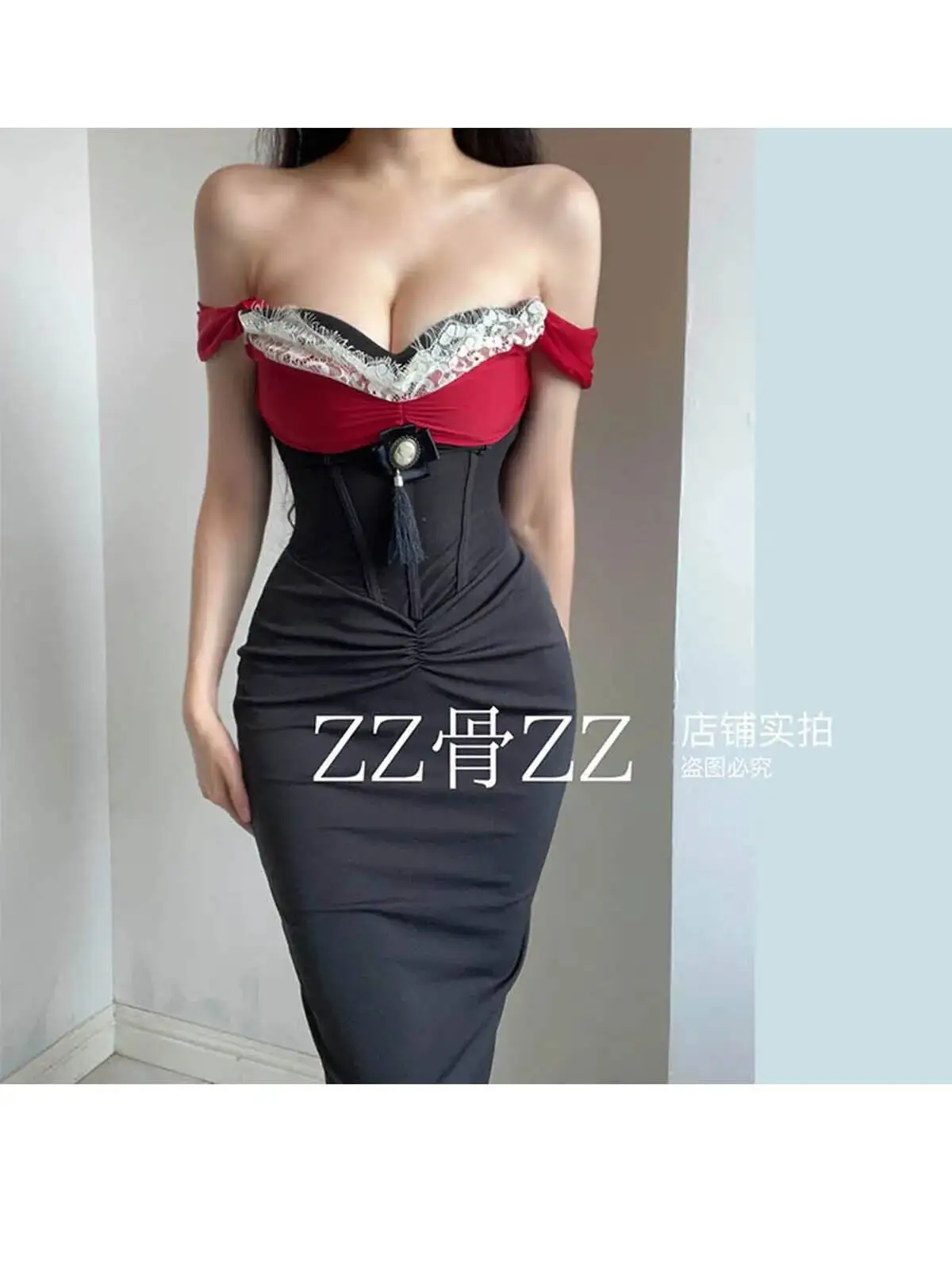 새로운 대조 색상 드레스 우아한 패션 여성스러운 스타일 어깨 끈 슬림 슬래시 넥 핫 섹시한 한국 여성 드레스 6J9X