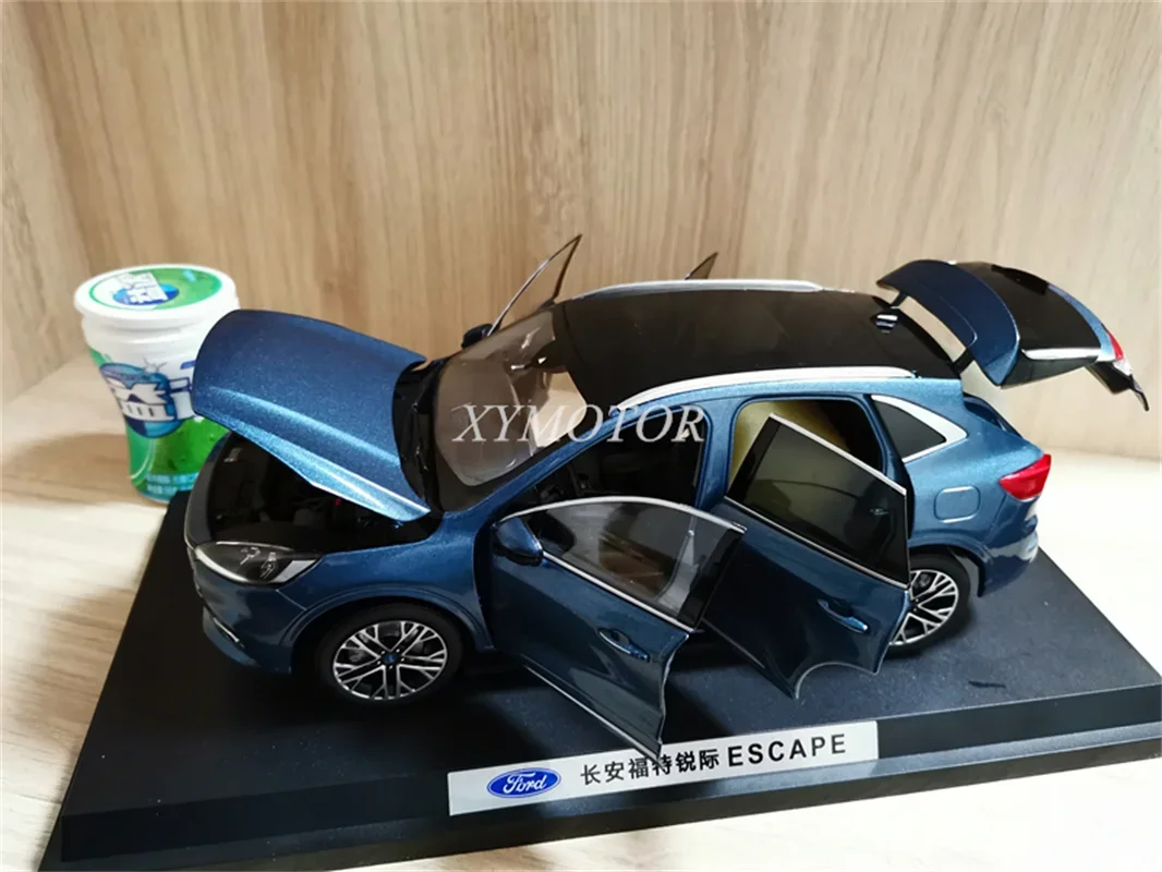 1/18 For Ford ESCAPE 2020 SUV Four Drive Pioneer Metal Diecas Car Model Blue Toys Gifts Hobby Ornaments Collection