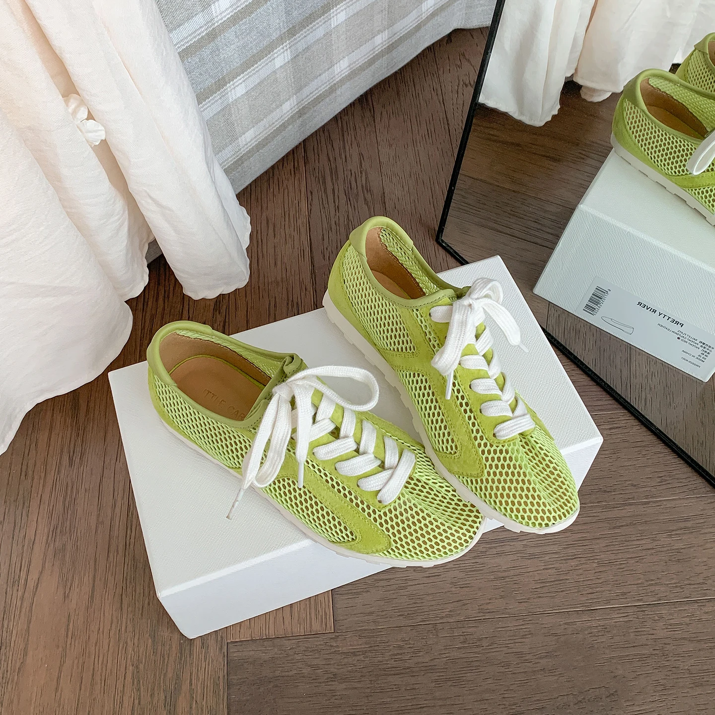 

Sheepskin Suede Woven Sneakers Openwork Breathable Flat women's Sandals Hollow Out Lace Up Lightweight Soft Sole Casual Shoes
